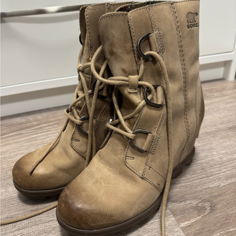 Sorel Ash Joan of Arctic Wedge I|
NL3018-240 Boots